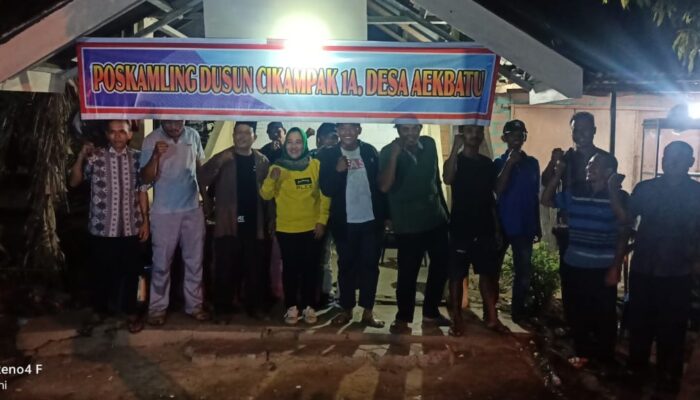 Pantau Petugas Ronda PJ Kades Aek Batu Mengembun Bersama Warga