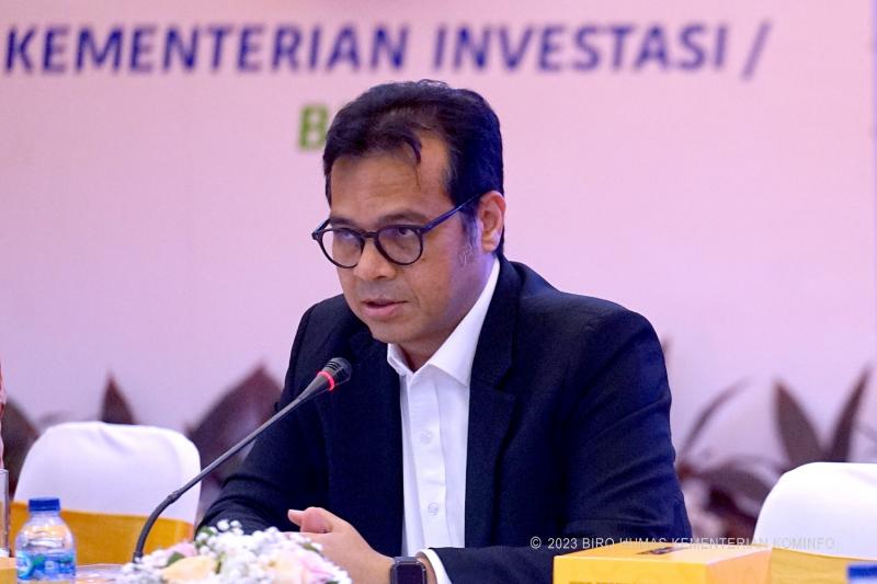 Wamenkominfo Nezar Patria dalam Rapat Tingkat Menteri Persiapan Sail Teluk Cendrawasih, di Kantor Kementerian Investasi/BKPM, Jakarta Selatan, Senin (28/08/2023).