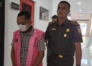 Kepala Desa Kepenuhan Raya Tindak Pidana Korupsi Digiring Jaksa Ke Lapas Kelas II B Pasir Pangaraian