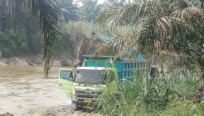 Beberapa Aktivitas Quarry Tanpa Izin di Ujung Batu Rokan Riau Aman Beroperasi, Polisi Setempat Kemana?
