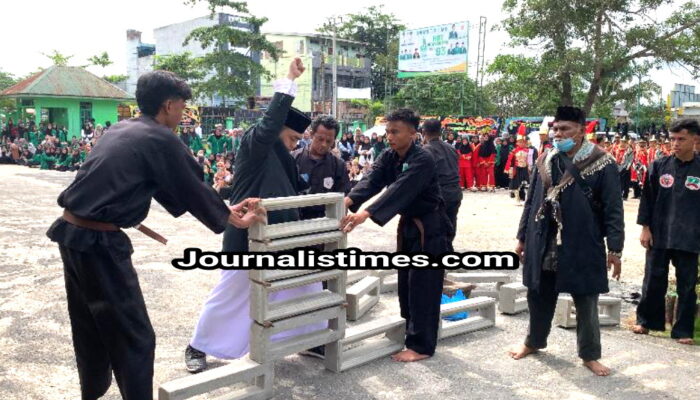 HUT Al Washliyah Ke- 93, Rektor Univa Labuhanbatu Atraksi Bela Diri Pencak Silat PD Lindo