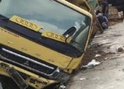 Mobil Colt Diesel Hijau BH 8633 YX Terlibat Kecelakaan, Diduga Angkut Minyak Ilegal