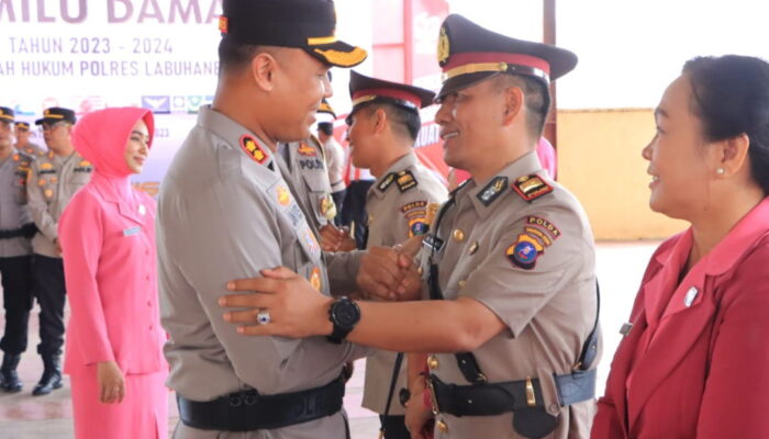 Kapolres Labuhanbatu Pimpin Upacara Serah Terima Jabatan.