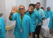 H Teddy Meilwansyah Dan Marjito Bachri,menjalani pemeriksaan kesehatan Dengan wajah fresh dan menebar senyum