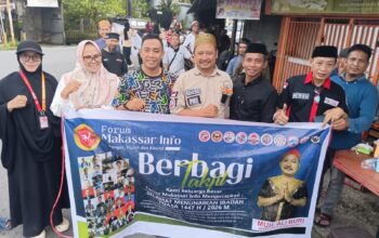 Media Forum Makassar Info Bersama Lurah Rappokalling Berbagi Takjil di Perempatan Jalan Sunu Kota Makassar