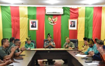 Ketum Majelis Kerapatan Adat LAMR Datuk Seri H. R. Marjohan Yusuf Sambut Hangat Kunjungan Danrem 031/WB Brigjen TNI Dr. Agustatius Sitepu, S.Sos.,M.Si.,M.Han
