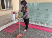 Wujud Pengabdian ke Masyarakat, Polres Rohil Bersihkan Rumah Ibadah Dibulan Ramadhan 