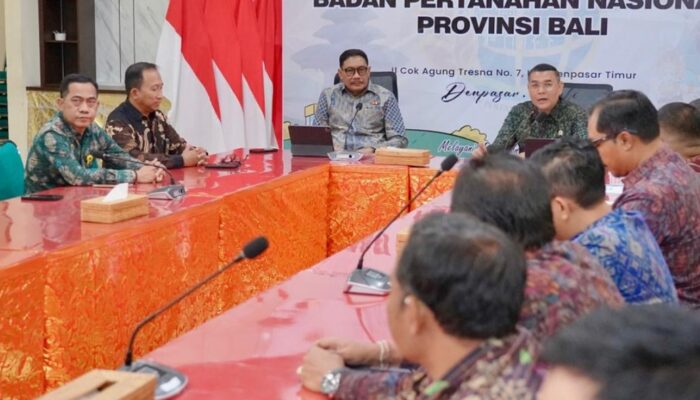 Apresiasi Capaian Jajaran di Bali, Wamen Ossy Tekankan Pentingnya Peningkatan Kualitas Pelayanan dan Data Pertanahan