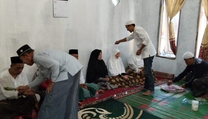 Rumah Peduli Hamparan Perak dan Himpunan Sarjana Melayu Gelar Halal Bi Halal dan Tepung Tawar Calon Jamaah Haji 1447 H.
