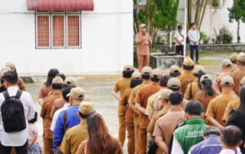 Momen Mengharukan di Apel Pagi: Ikhtiar Duha Akhiri Masa Jabatan dengan Pesan Inspiratif