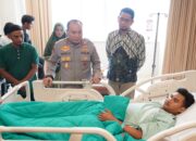 Kapolda Riau Irjen Herry Heryawan Jenguk Mahasiswa Korban Demo, Janji Usut Tuntas Pelaku