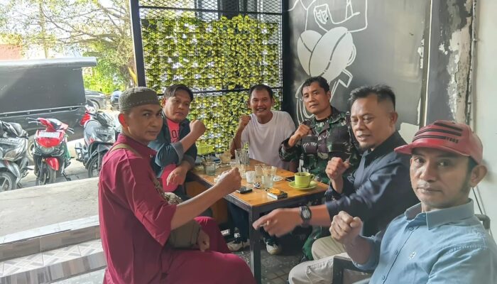 Ngopi Bareng Danramil Belawan, Perkuat Sinergi TNI dan Ormas Sambut Peresmian Mushola Koramil