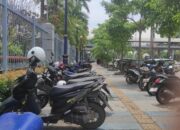 Parkir di Trotoar Didenda Rp250 Ribu & Diderek, Ini Aturan Korlantas Polri