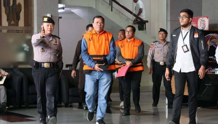 Dari Pajero Rp700 Juta 2021 ke Land Cruiser Rp2 M 2025, Suap Kuansing ‘Naik Kelas’
