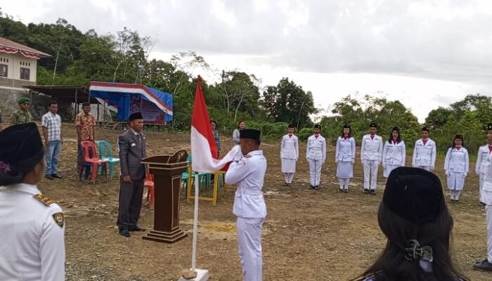 33 Pelajar Dikukuhkan Jadi Paskibra HUT ke-81 RI di Ulunoyo, Camat: Hayati Semangat Perjuangan Pahlawan